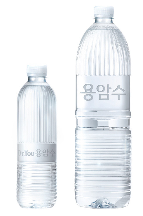 오리온 제주용암수 무라벨 제품. <오리온 제공>